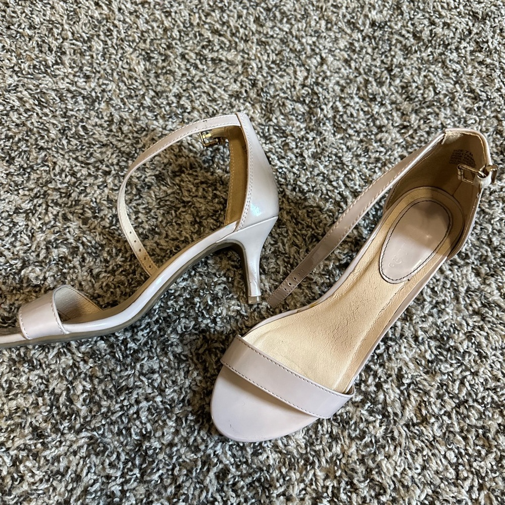 nude heels - Picture 2 of 4